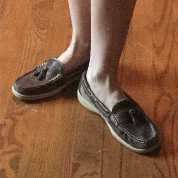 Sperry leather boat shoes with tassel. Size 9 1/2. - Picture 2 of 6